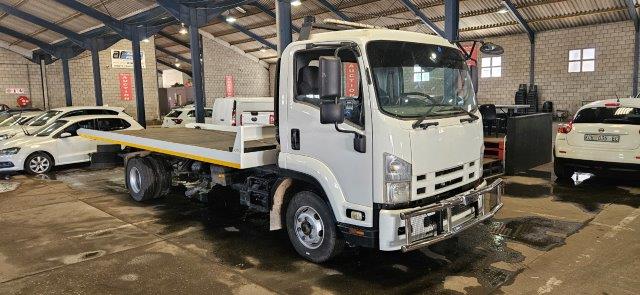 2015 ISUZU FRR 600 A/T ROLLBACK TRUCK
